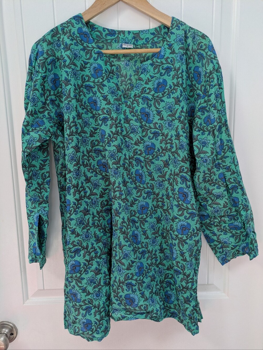 Women’s Green Floral V-Neck Tunic Top